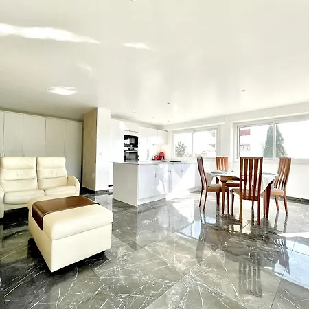 Le Panoramique - 4 Pieces Centre